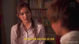 Dùng tiền gạ Trả bài em nhân viên giao hàng trong trang phục noel