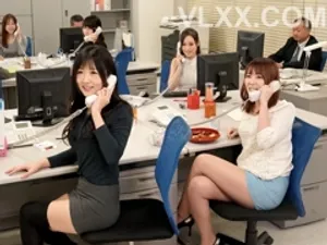 Ngủ nhà thằng bạn, nữa đêm thanh niên nhìn thấy má nó thẩm du